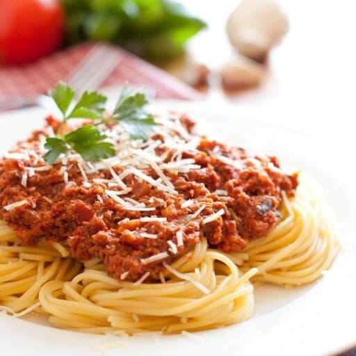 Ways to Reduce the Calories in Spaghetti with Meat Sauce